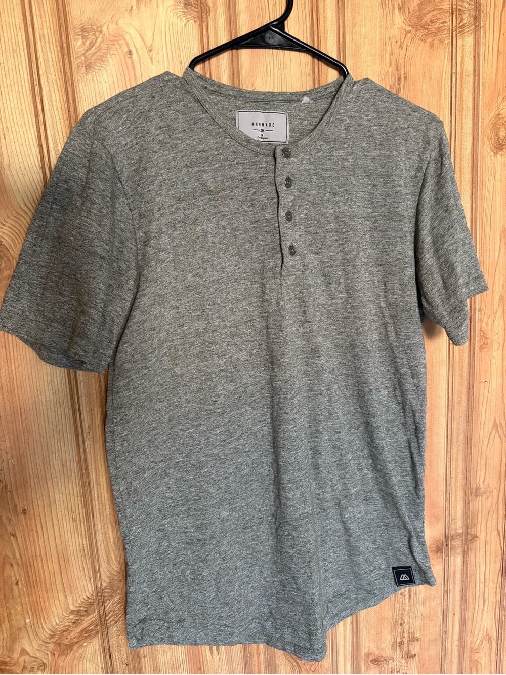 Manmade Men's Short-Sleeve Gray Henley Button-Down Shirt size M - Picture 2 of 7